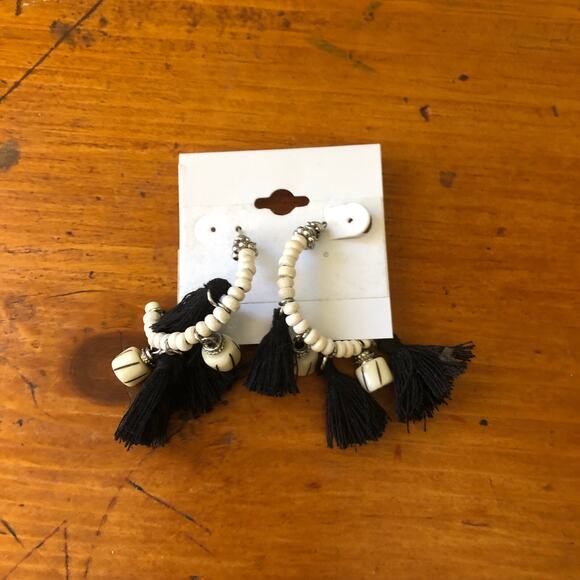 Chico's 2 Piece Beaded Fringe Set Earrings And Multi-Strand Magnetic Bracelet - Picture 14 of 16